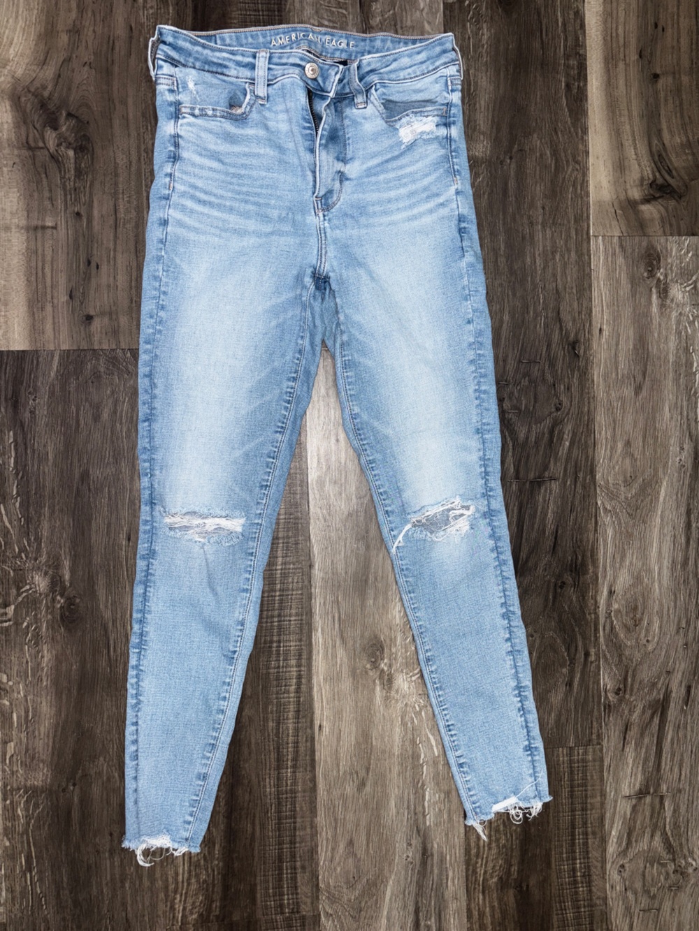 American Eagle Outfitters Light Wash Distressed Women's Jeans